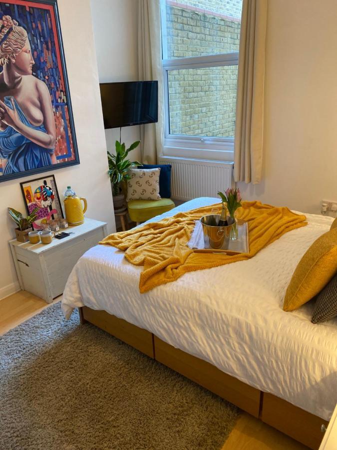 Guest Bedroom With King Size Bed In Brixton 伦敦 外观 照片