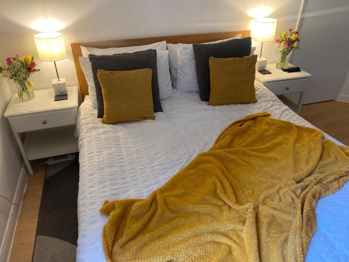 Guest Bedroom With King Size Bed In Brixton 伦敦 外观 照片